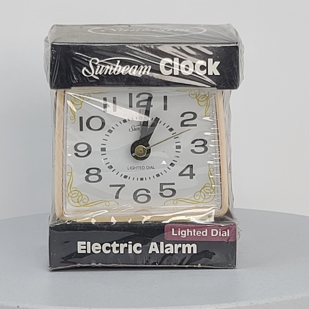 Sunbeam Electric Alarm Clock Lighted Dial Beige 880-11 Vintage USA New In Box